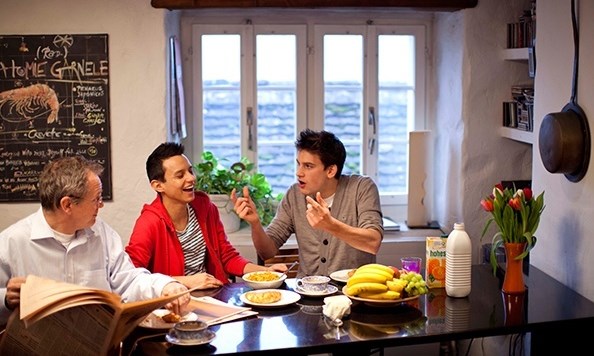 Góc khuất ở nhờ nhà người thân khi du học Mỹ